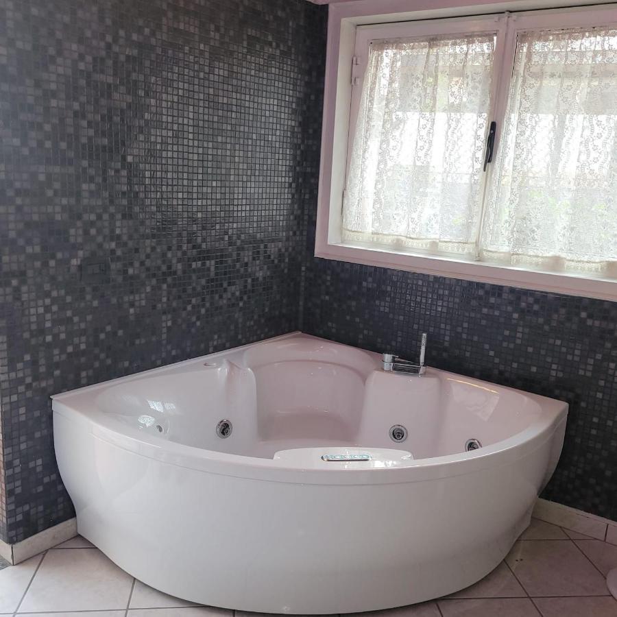 Josephine'S Cottage Misterbianco Bagian luar foto